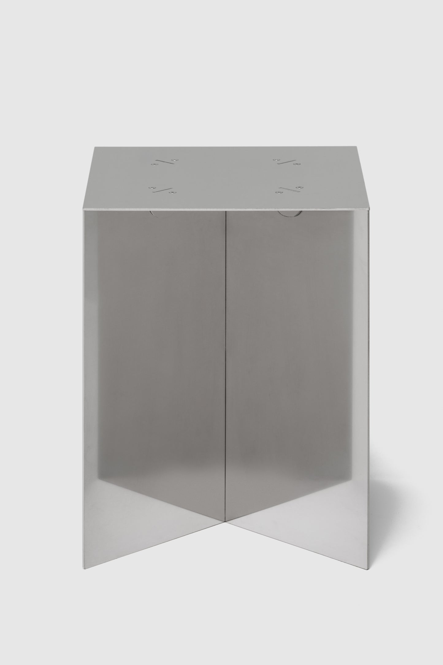 NM07 Stool / Side Table