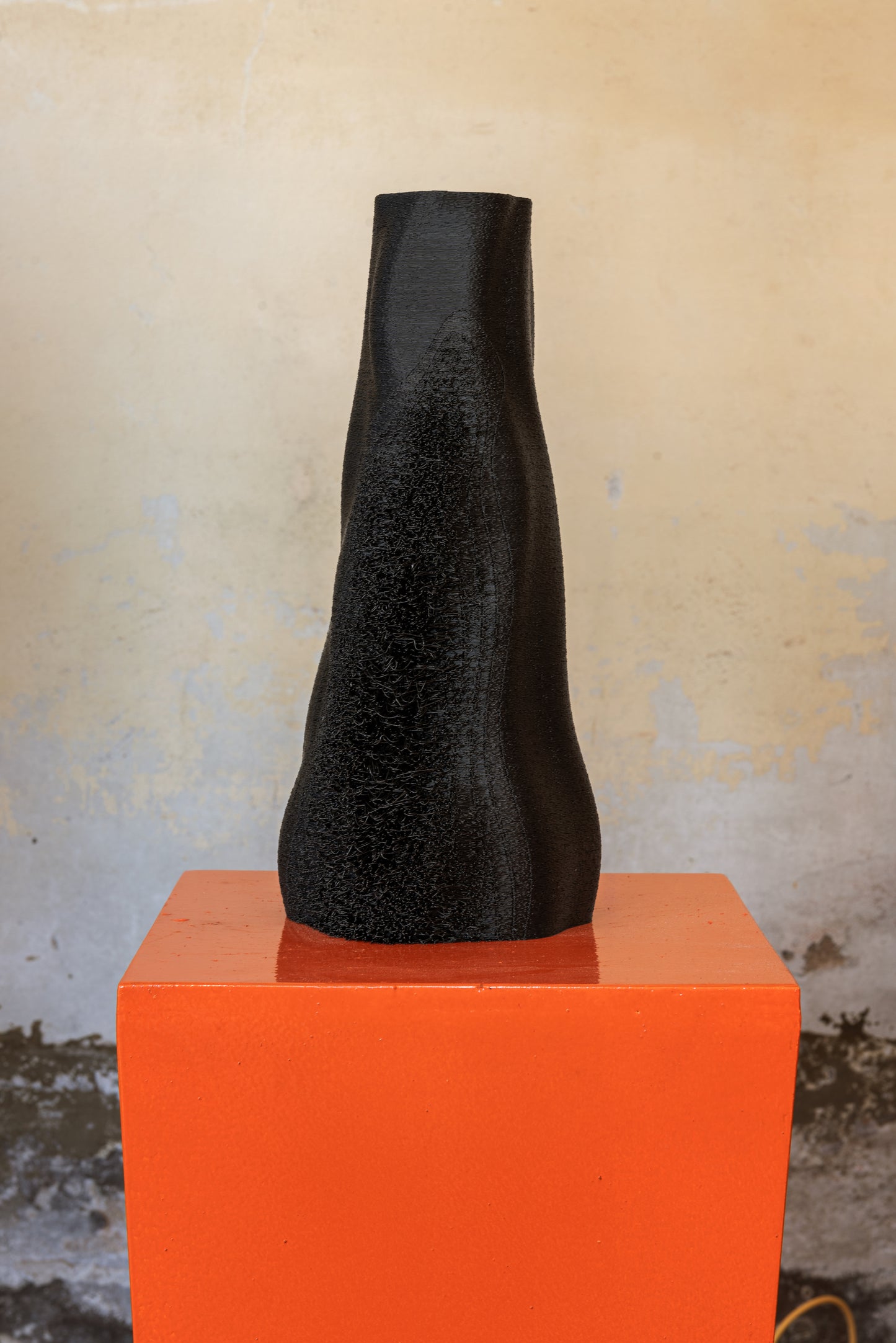 Crafting Plastics! Studio, Collection 12 Vase n7 -black, Alcova 2024