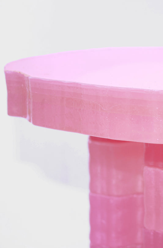 Aleksandr_Delev_pink_coffeetable