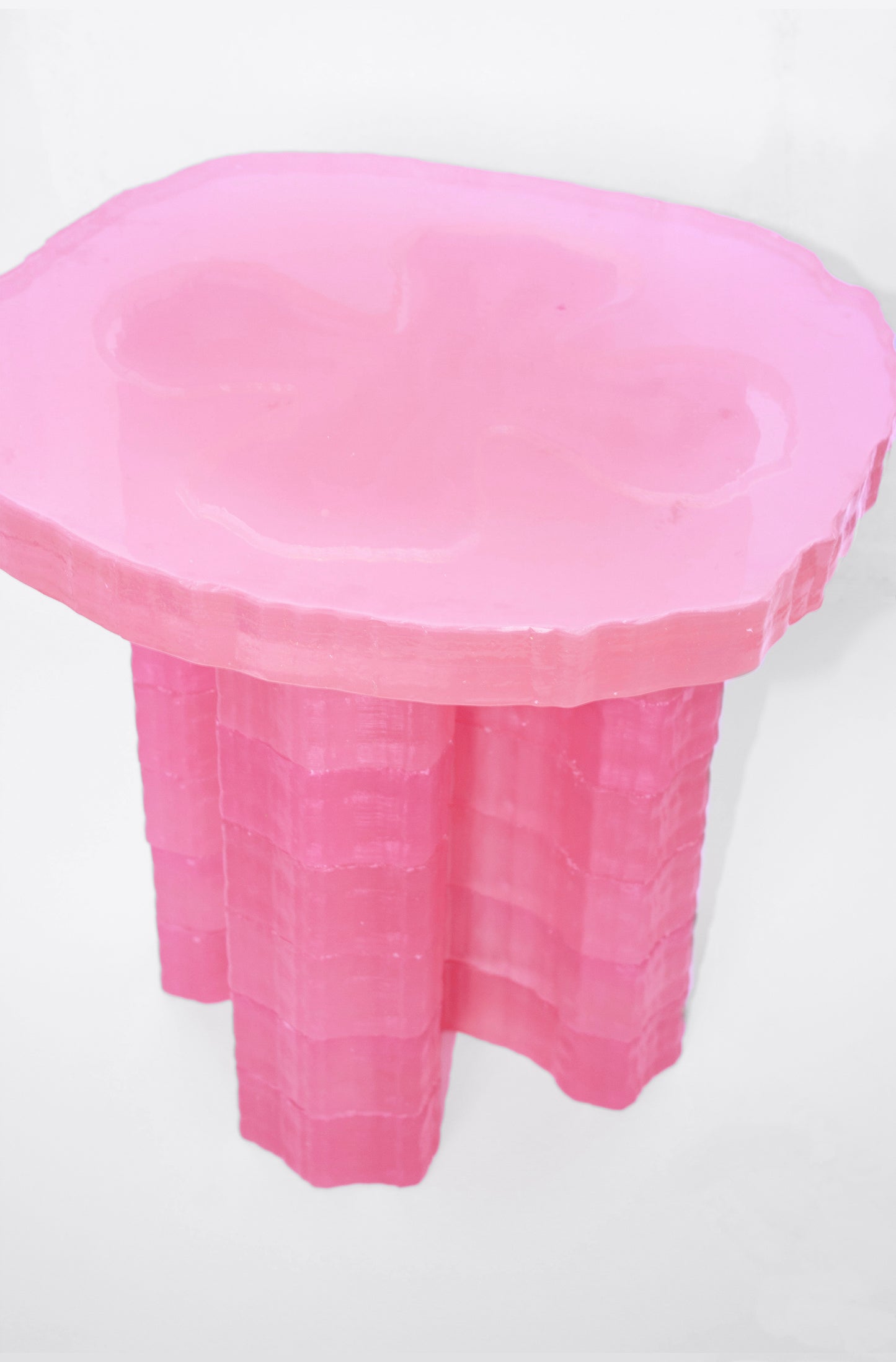 Aleksandr_Delev_pink_coffeetable