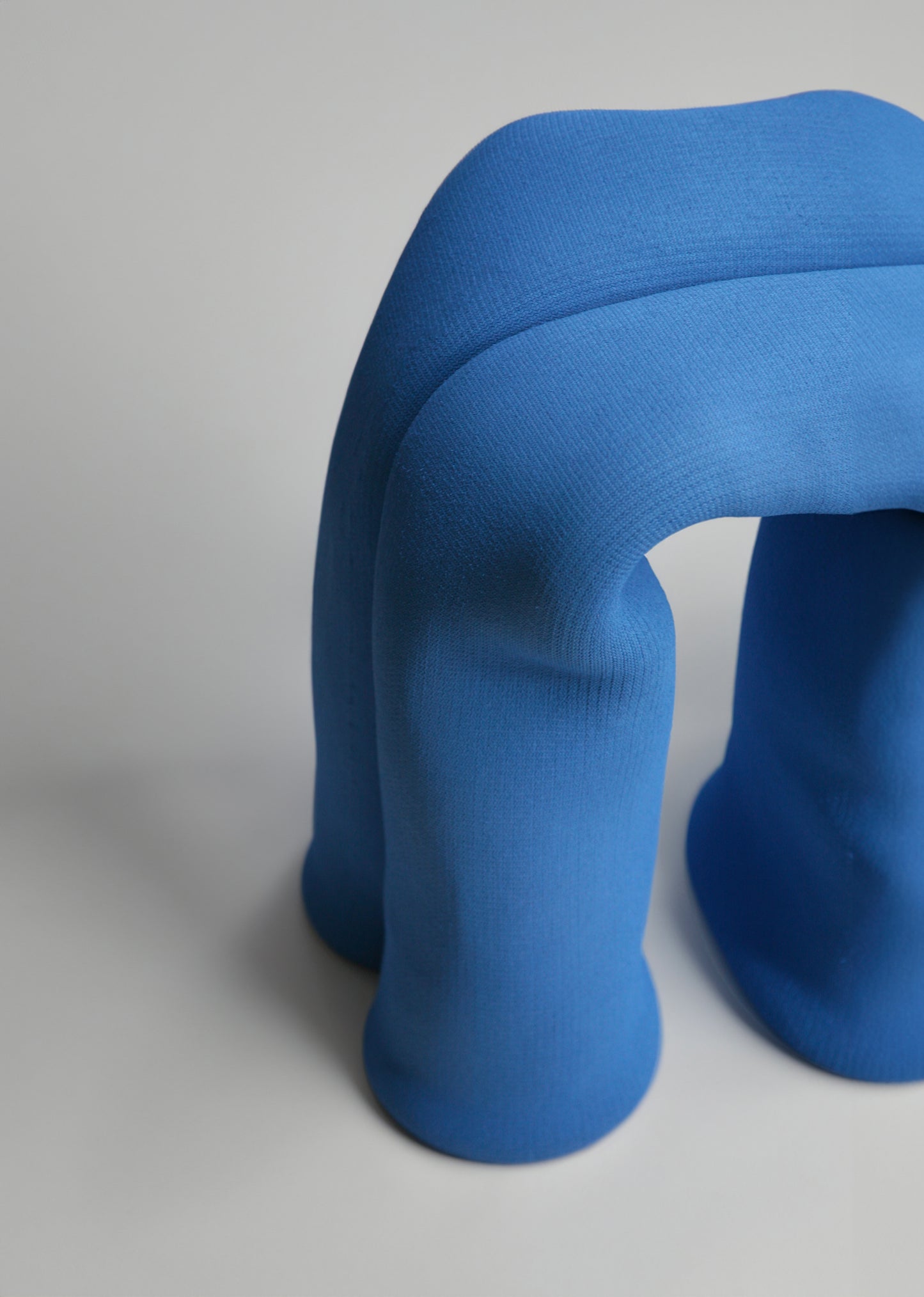 RUG'N ROLL concrete stool - blue - Budde