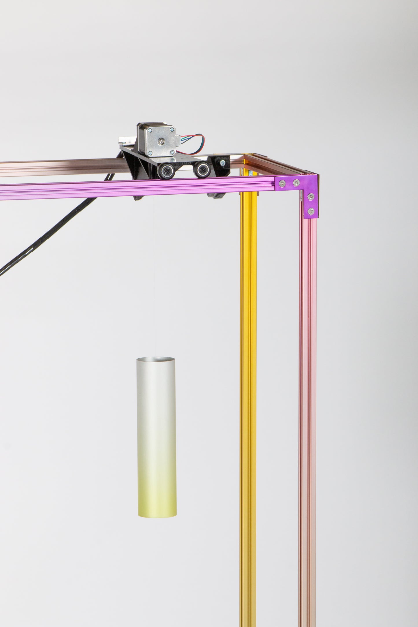 Studio_loop_loop_fade_chandelier3