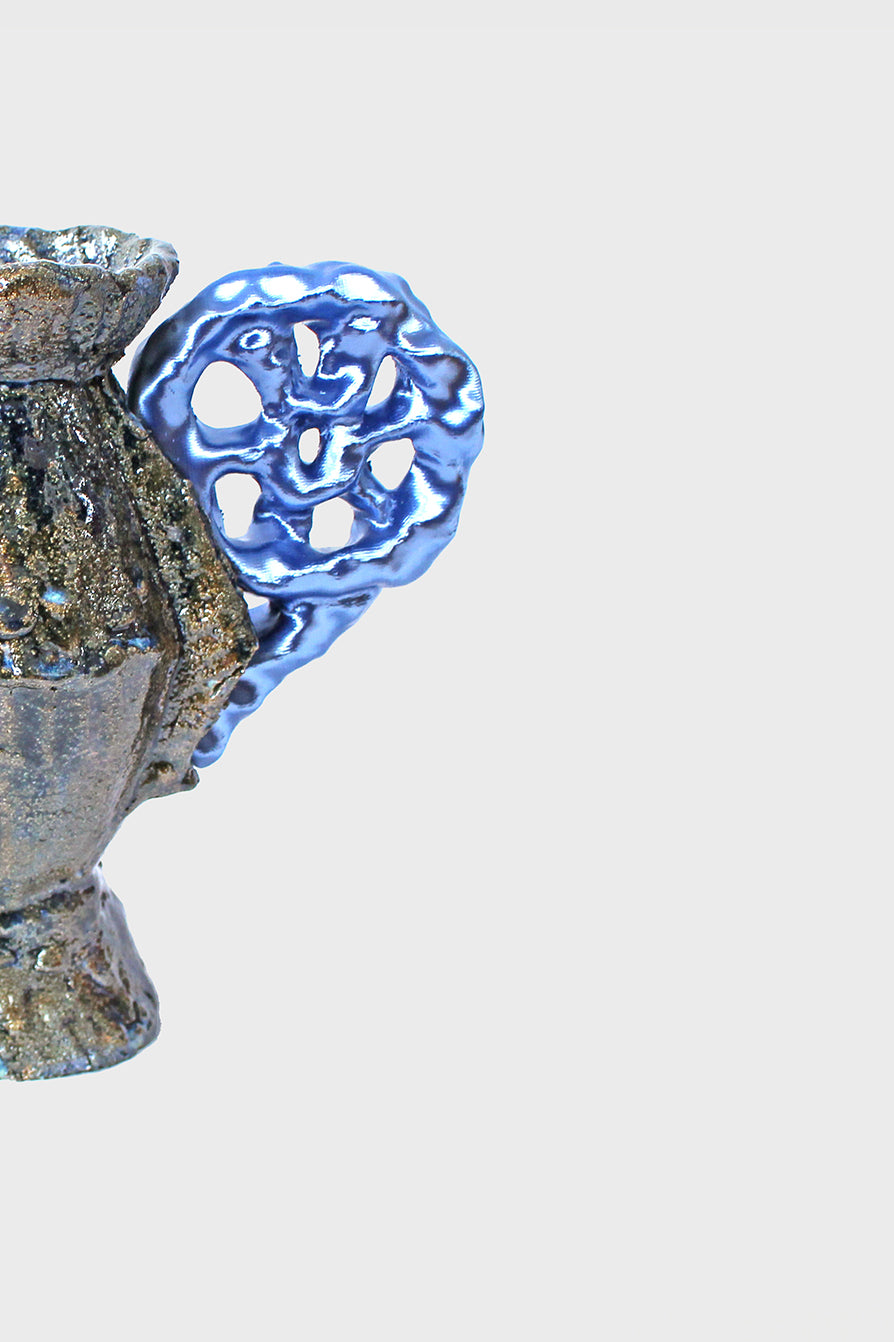 Wheel handle vase