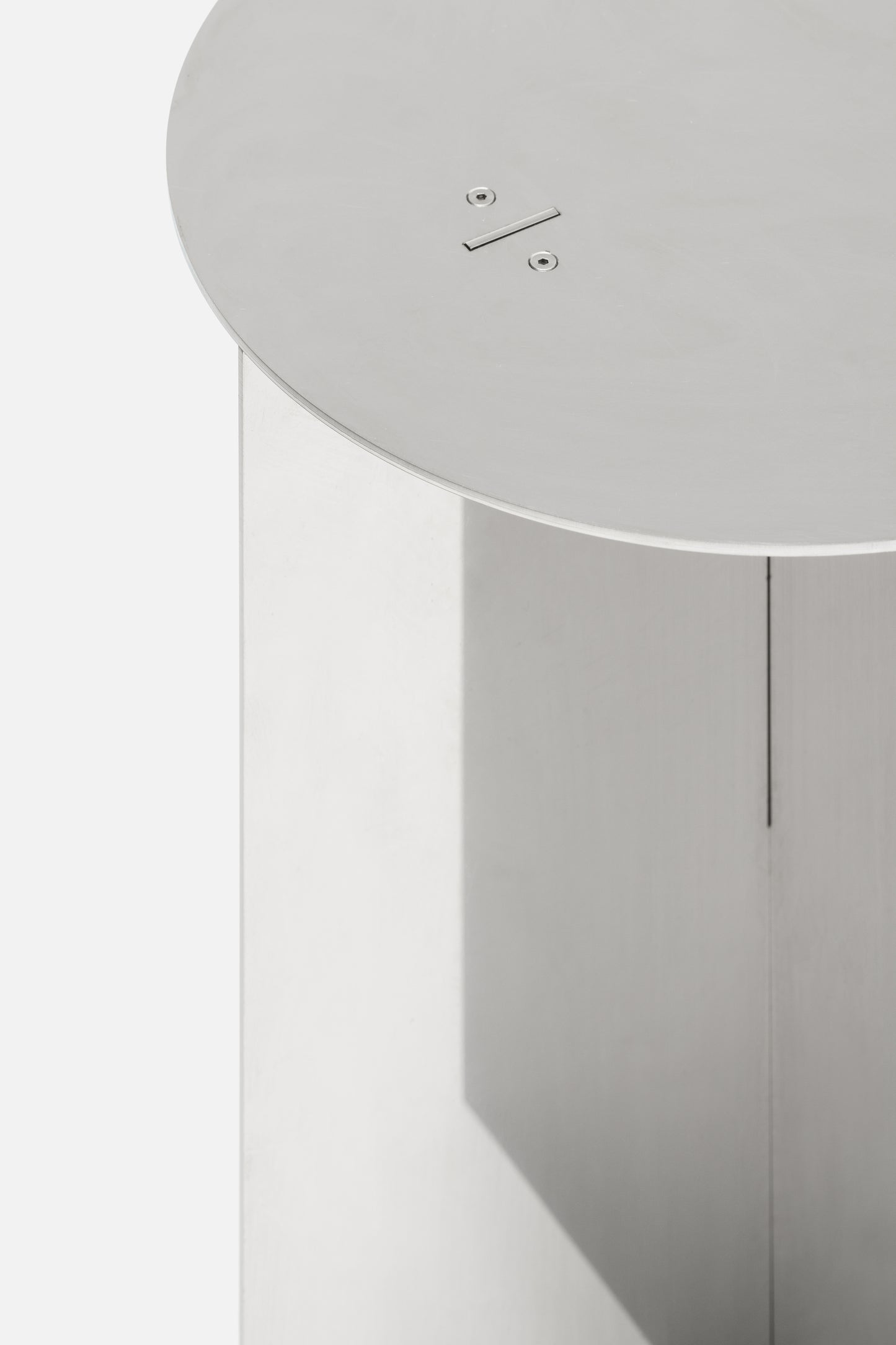 NM06 Stool / Side Table