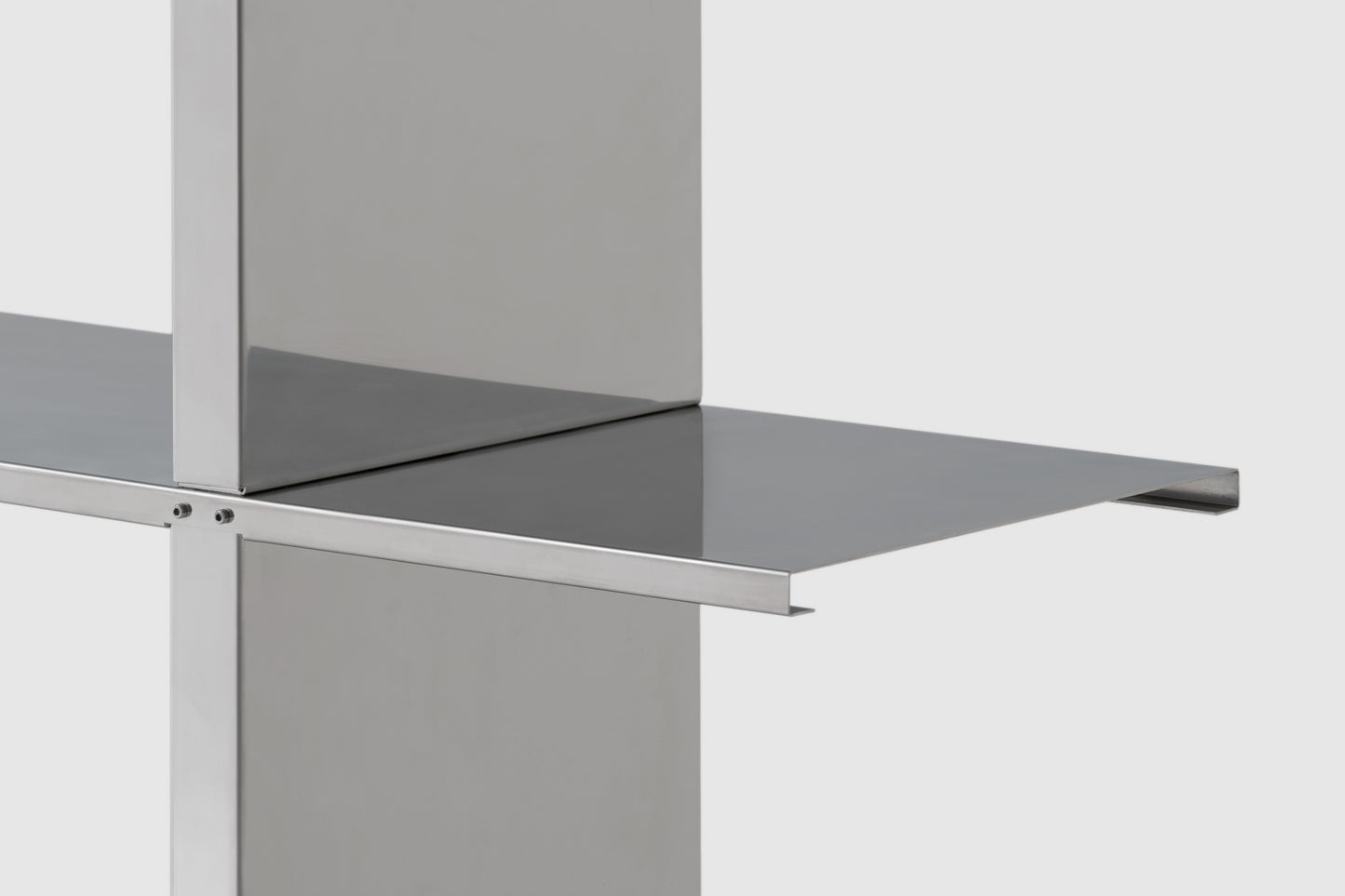 NM26 Bookshelf