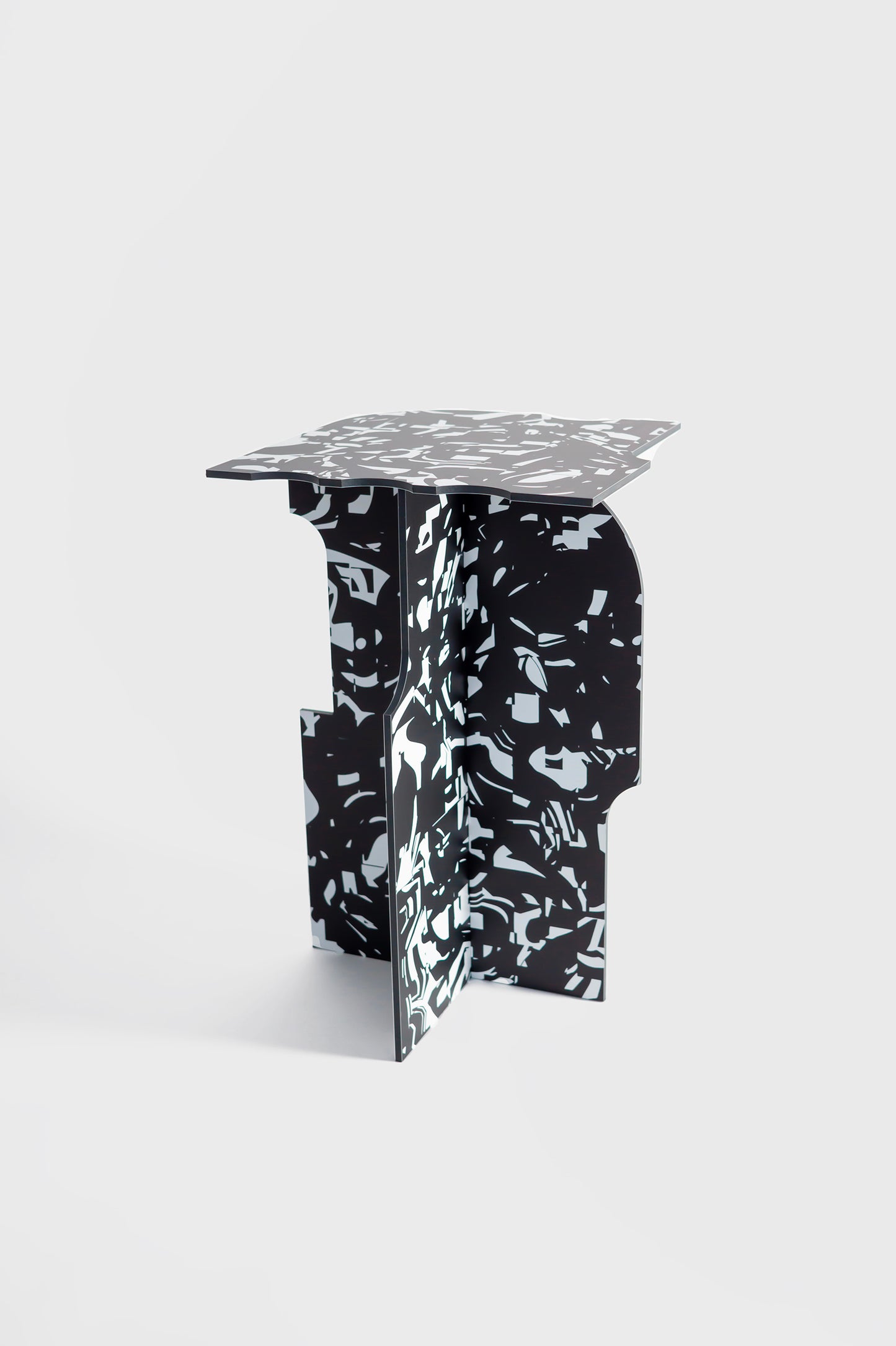 Anna_rasei_objecto_side_table_a