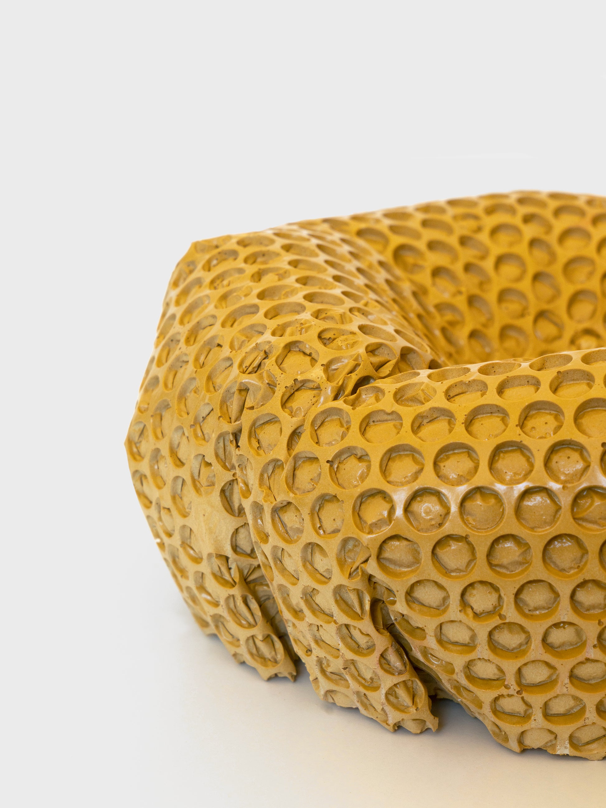 Duccio_Maria_Gambi_yellow_beton_bowl1